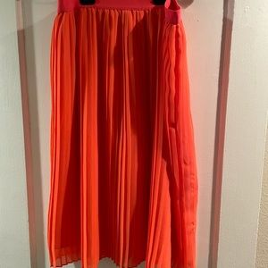 Crape mid calf skirt size L